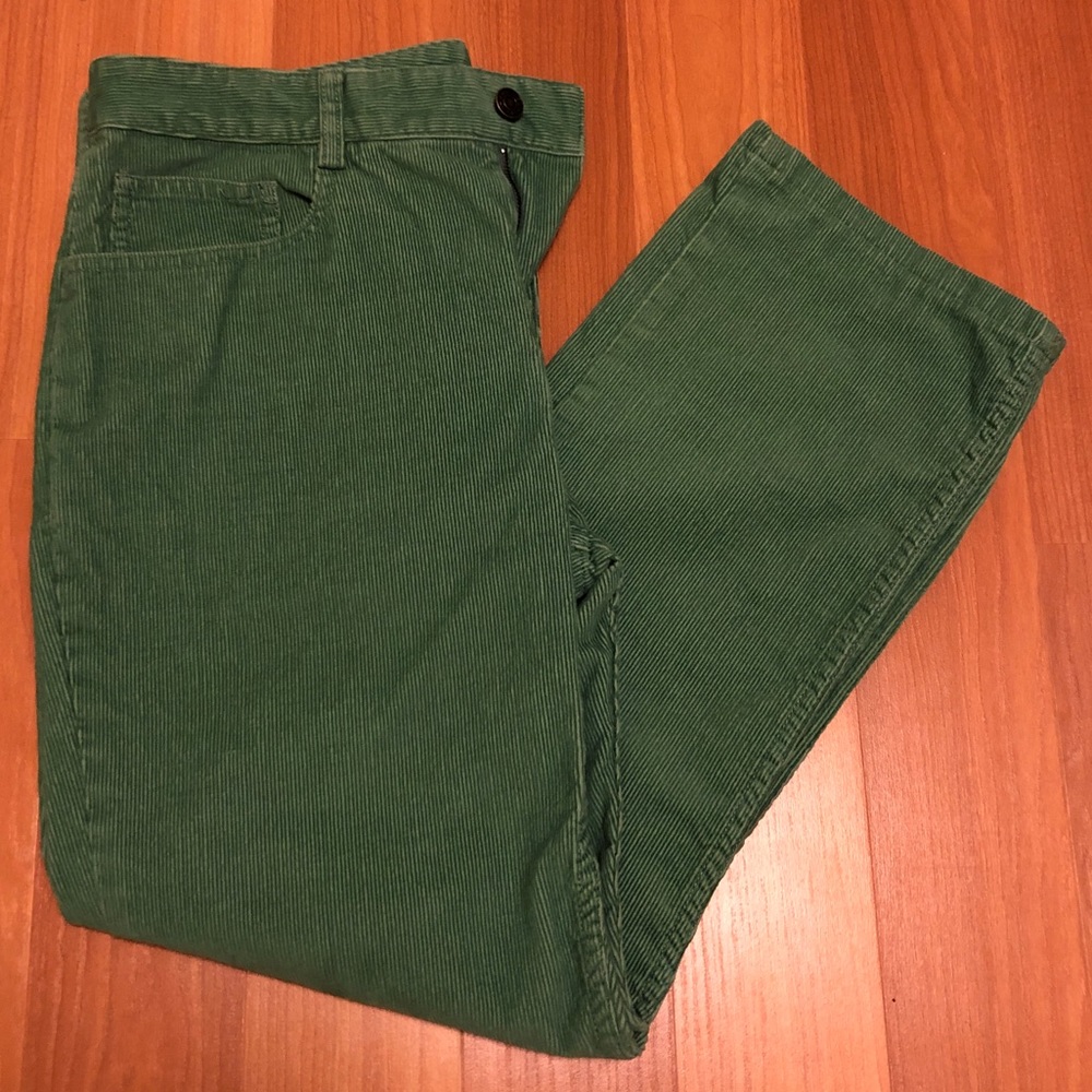 Vineyard Vines Green Cords (32 X 30)